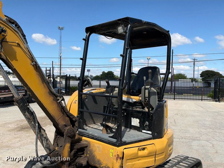 image for item FB8363 2017 Caterpillar 304E2 CR mini excavator