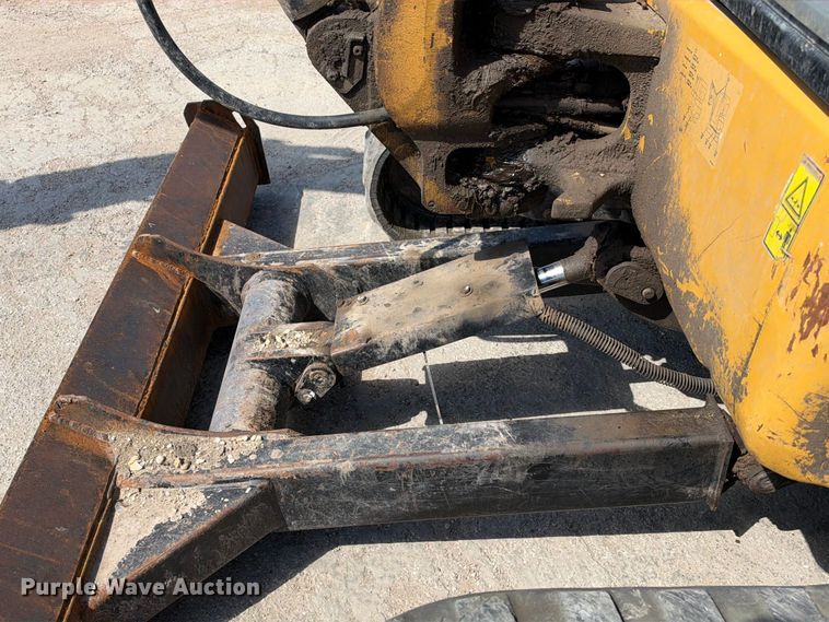 image for item FB8363 2017 Caterpillar 304E2 CR mini excavator