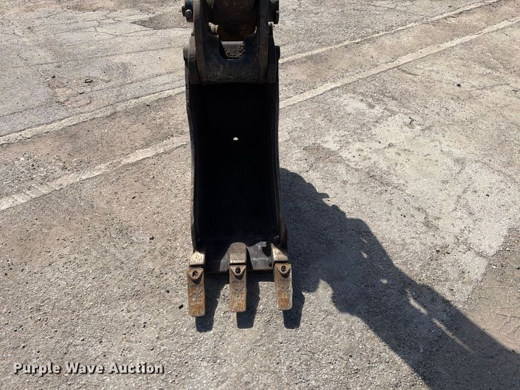 image for item FB8363 2017 Caterpillar 304E2 CR mini excavator