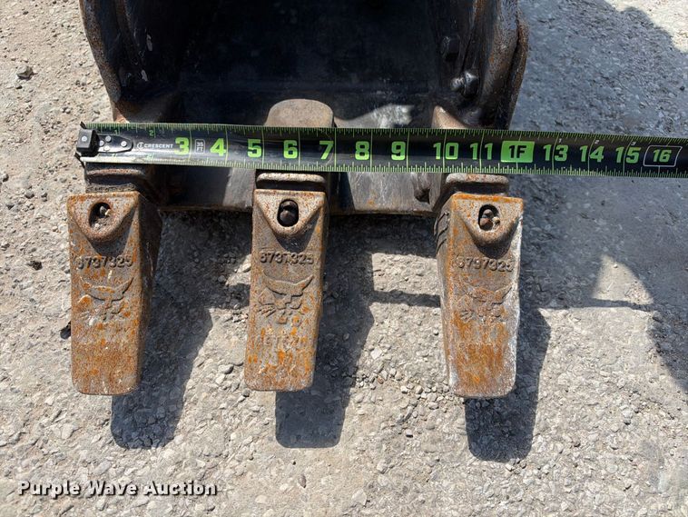 image for item FB8363 2017 Caterpillar 304E2 CR mini excavator