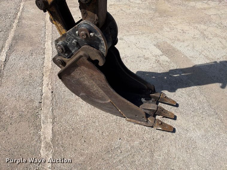 image for item FB8363 2017 Caterpillar 304E2 CR mini excavator