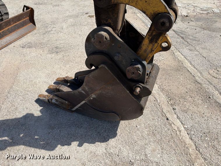 image for item FB8363 2017 Caterpillar 304E2 CR mini excavator