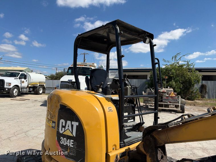 image for item FB8363 2017 Caterpillar 304E2 CR mini excavator