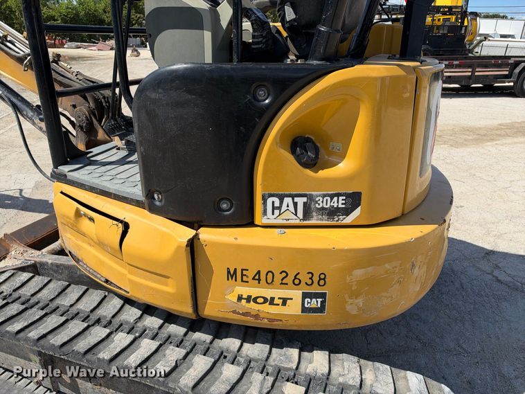 image for item FB8363 2017 Caterpillar 304E2 CR mini excavator