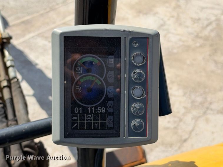 image for item FB8363 2017 Caterpillar 304E2 CR mini excavator