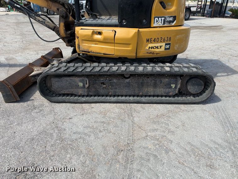 image for item FB8363 2017 Caterpillar 304E2 CR mini excavator