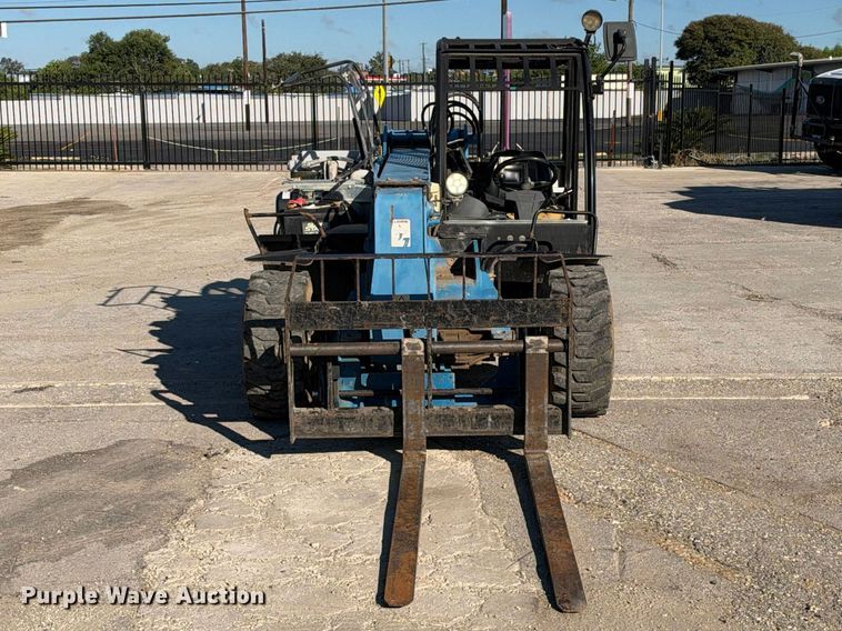 image for item FB8365 2016 Genie GTH-5519 telehandler