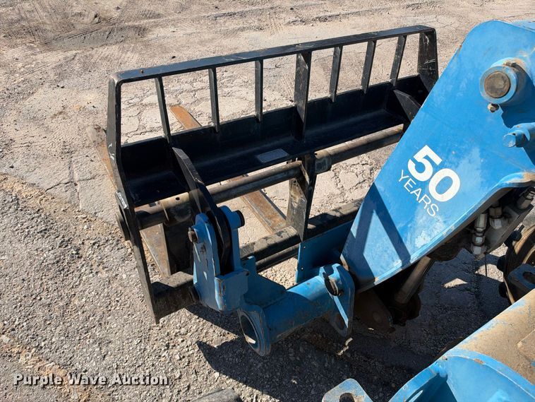 image for item FB8365 2016 Genie GTH-5519 telehandler