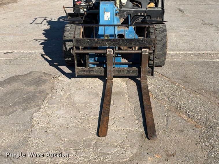 image for item FB8365 2016 Genie GTH-5519 telehandler