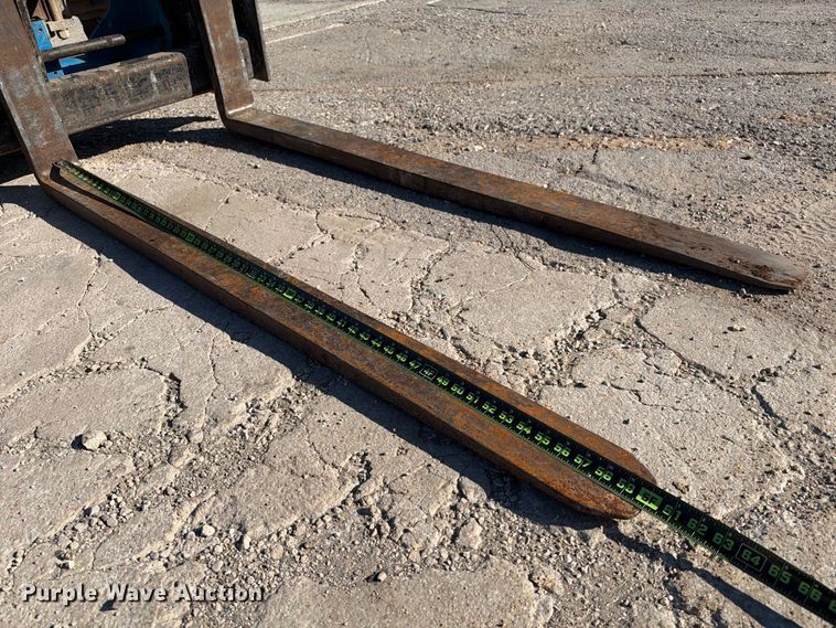 image for item FB8365 2016 Genie GTH-5519 telehandler