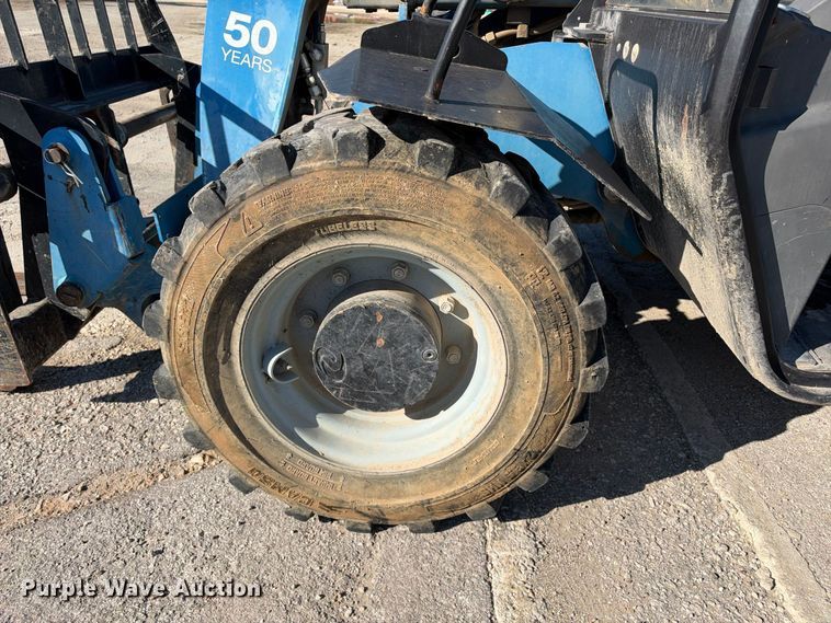 image for item FB8365 2016 Genie GTH-5519 telehandler