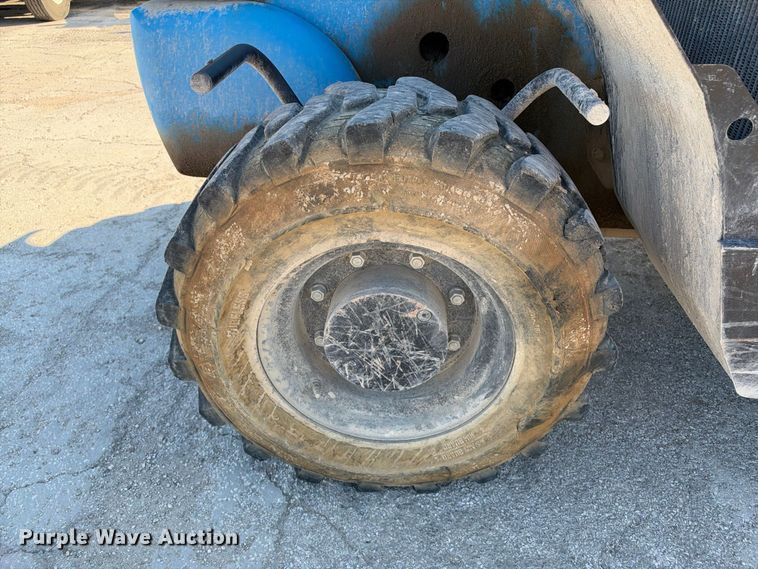 image for item FB8365 2016 Genie GTH-5519 telehandler