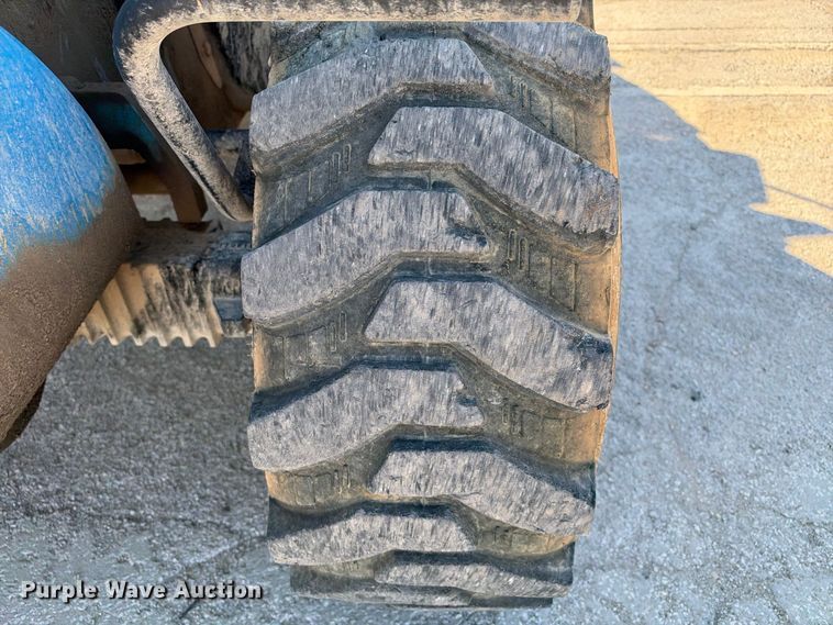 image for item FB8365 2016 Genie GTH-5519 telehandler