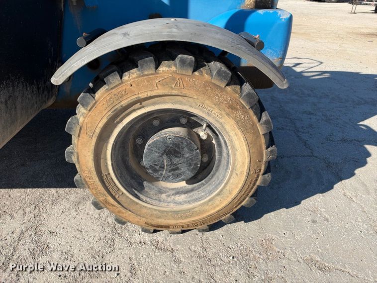 image for item FB8365 2016 Genie GTH-5519 telehandler