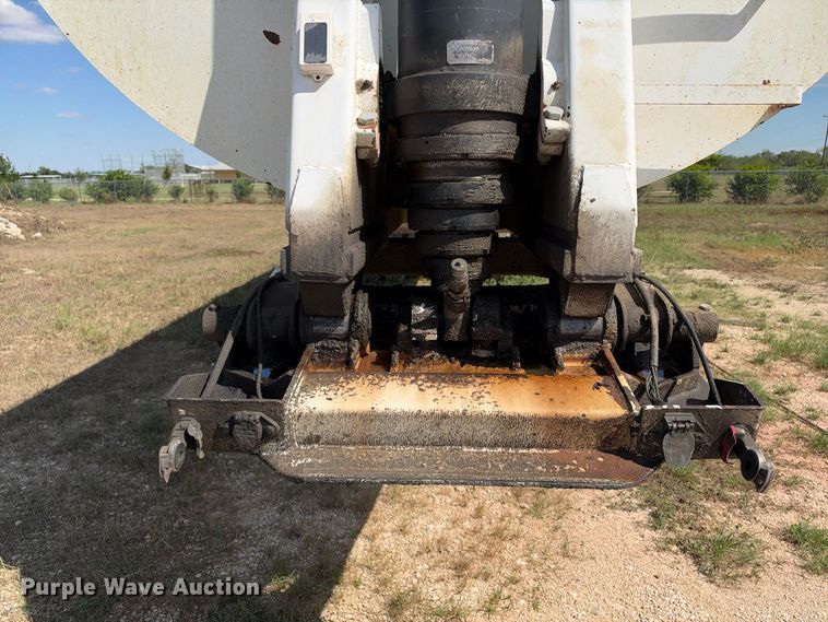 image for item FB8366 2006 CTS end dump trailer
