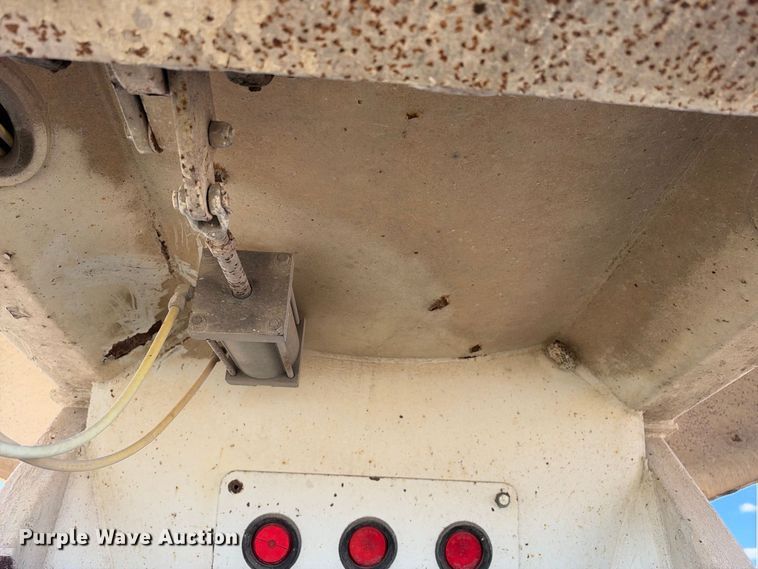 image for item FB8366 2006 CTS end dump trailer