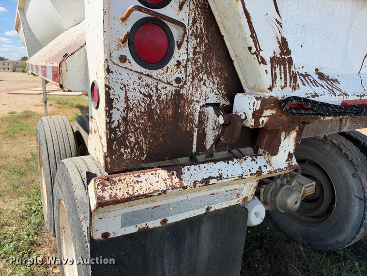 image for item FB8366 2006 CTS end dump trailer