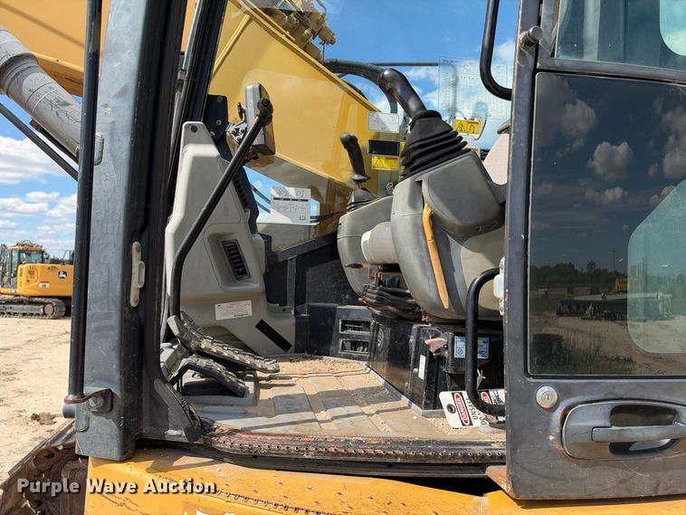 image for item FB8367 2013 Caterpillar 321D LCR excavator