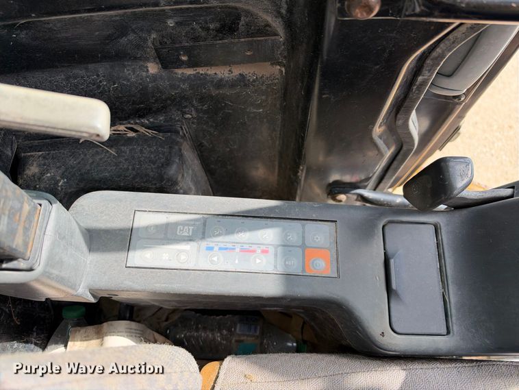 image for item FB8367 2013 Caterpillar 321D LCR excavator