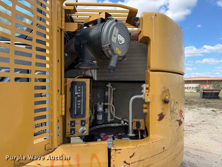 image for item FB8367 2013 Caterpillar 321D LCR excavator