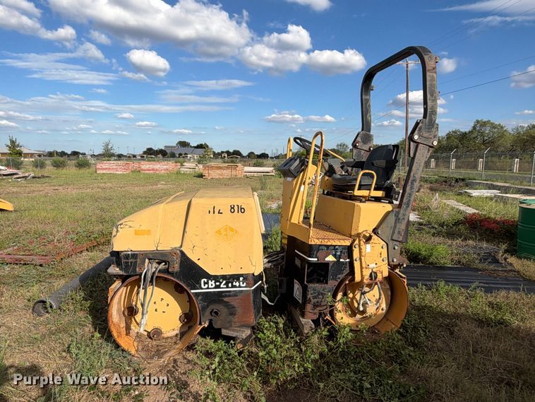 image for item FB8368 2002 Caterpillar CB-214D double drum vibratory roller