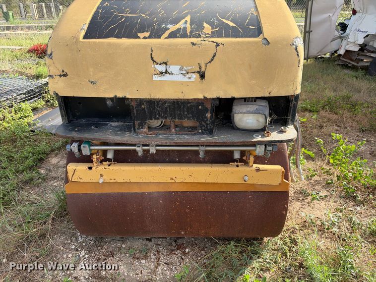 image for item FB8368 2002 Caterpillar CB-214D double drum vibratory roller