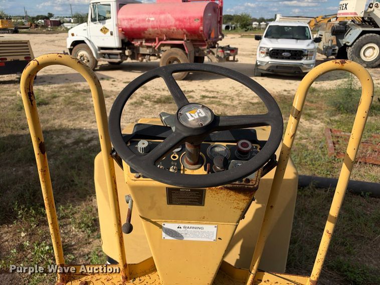 image for item FB8368 2002 Caterpillar CB-214D double drum vibratory roller
