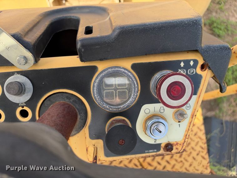 image for item FB8368 2002 Caterpillar CB-214D double drum vibratory roller