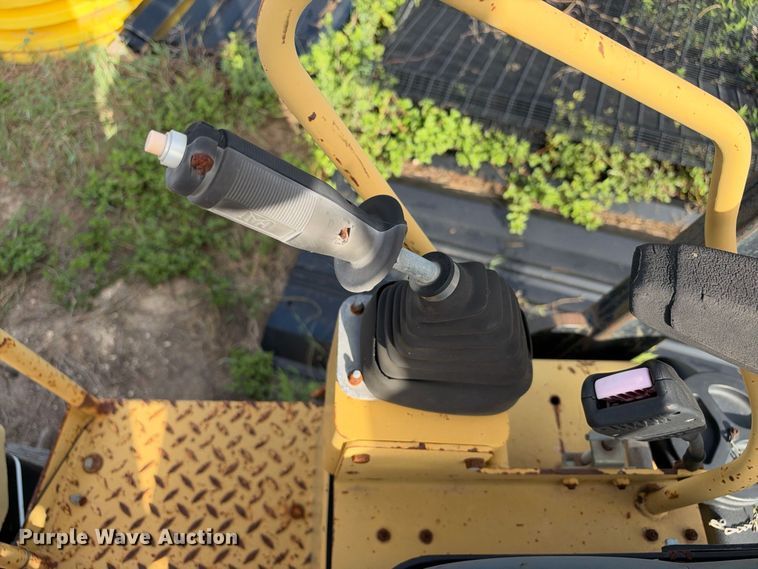 image for item FB8368 2002 Caterpillar CB-214D double drum vibratory roller