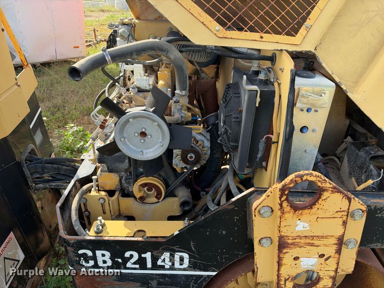 image for item FB8368 2002 Caterpillar CB-214D double drum vibratory roller