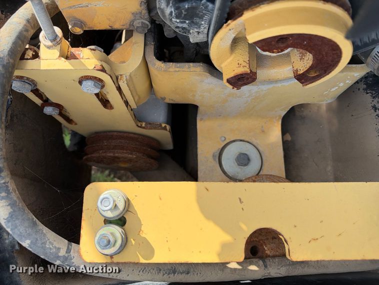 image for item FB8368 2002 Caterpillar CB-214D double drum vibratory roller