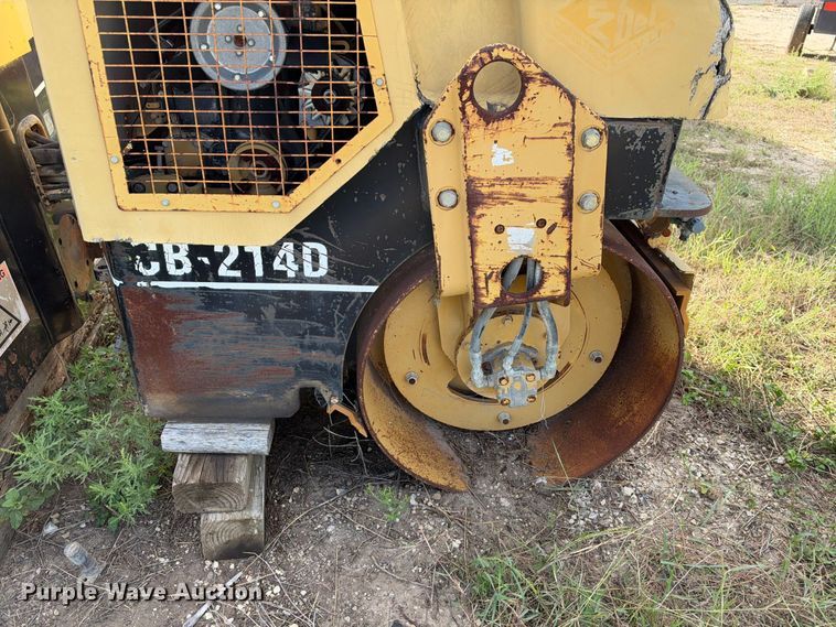 image for item FB8368 2002 Caterpillar CB-214D double drum vibratory roller