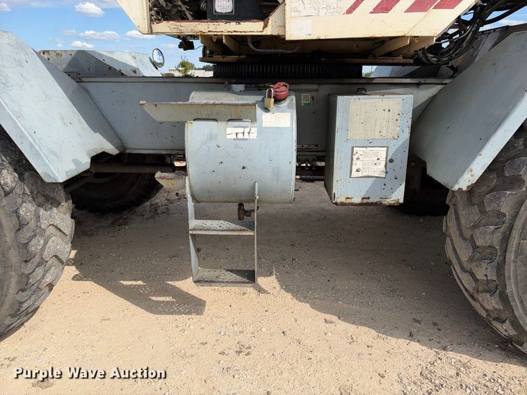 image for item FB8370 1999 Terex RT335 crane