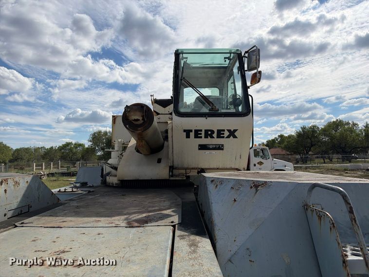 image for item FB8370 1999 Terex RT335 crane