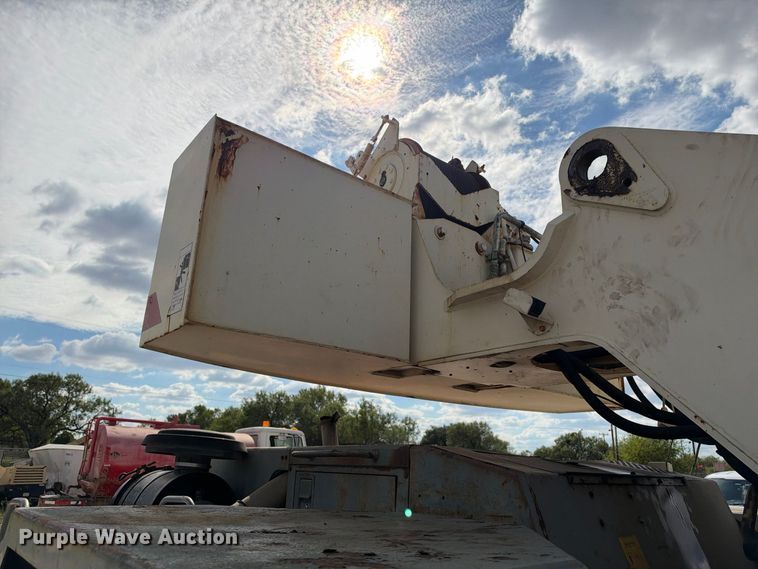 image for item FB8370 1999 Terex RT335 crane