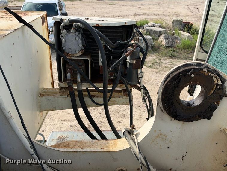 image for item FB8370 1999 Terex RT335 crane