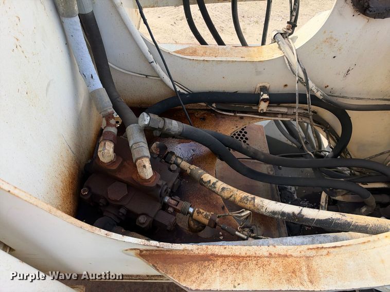 image for item FB8370 1999 Terex RT335 crane