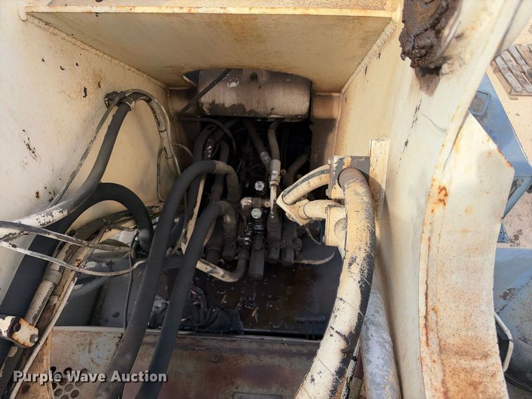 image for item FB8370 1999 Terex RT335 crane