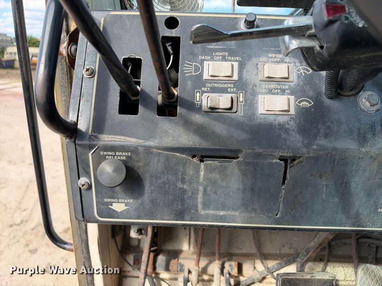 image for item FB8370 1999 Terex RT335 crane
