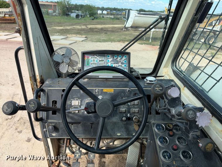 image for item FB8370 1999 Terex RT335 crane