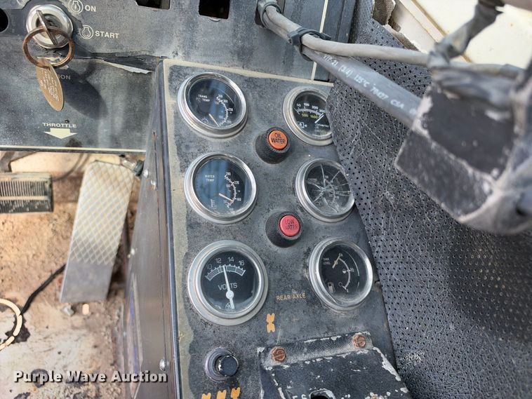 image for item FB8370 1999 Terex RT335 crane