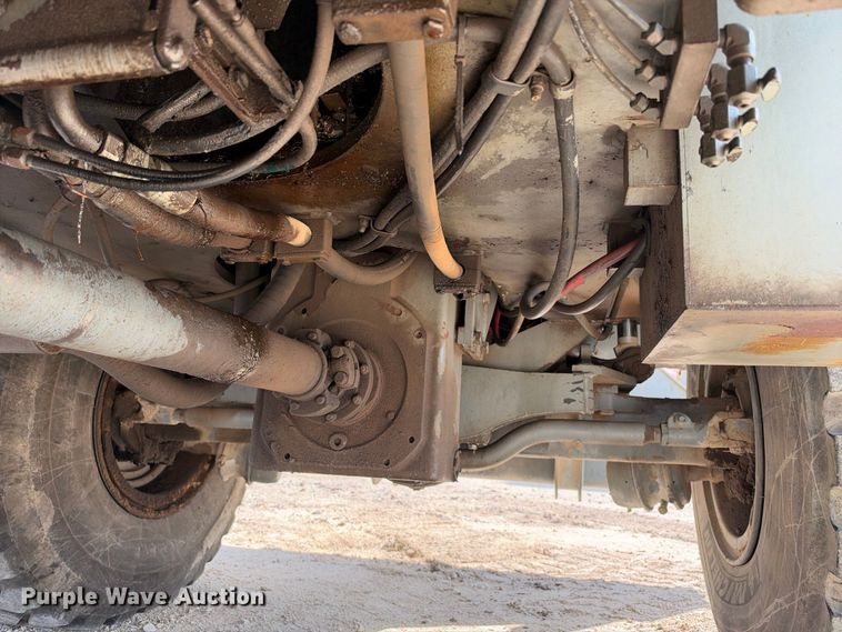 image for item FB8370 1999 Terex RT335 crane