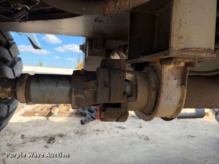 image for item FB8370 1999 Terex RT335 crane