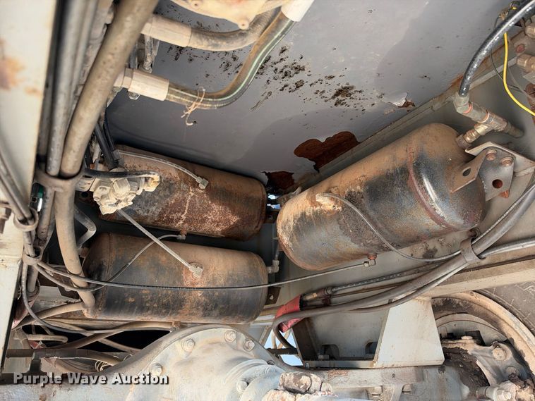 image for item FB8370 1999 Terex RT335 crane