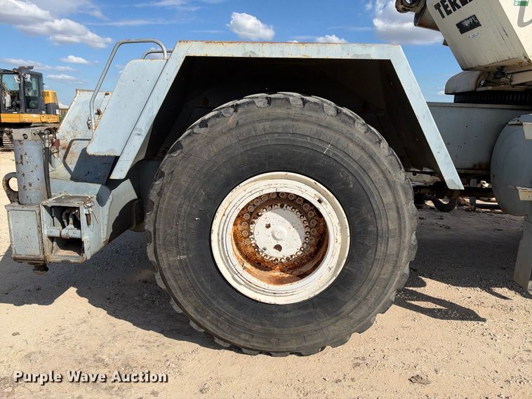 image for item FB8370 1999 Terex RT335 crane