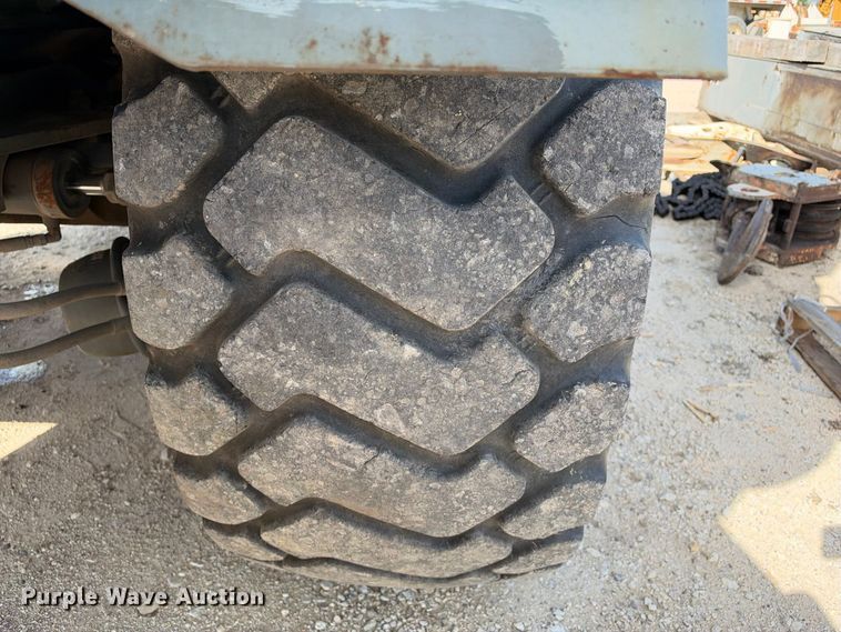 image for item FB8370 1999 Terex RT335 crane