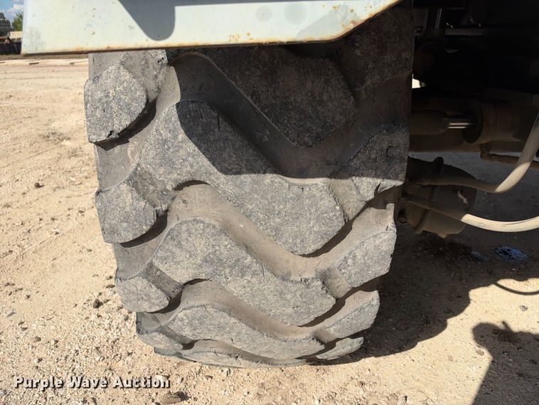 image for item FB8370 1999 Terex RT335 crane