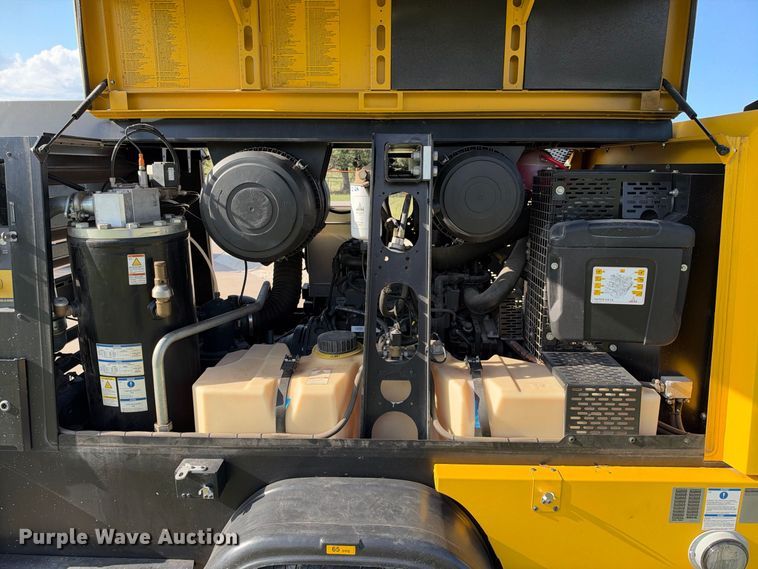 image for item FB8391 2022 Kaeser M118 air compressor