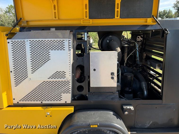 image for item FB8391 2022 Kaeser M118 air compressor