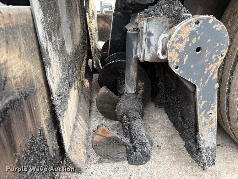 image for item FC3397 2007 Blaw-Knox PF-2181 paver